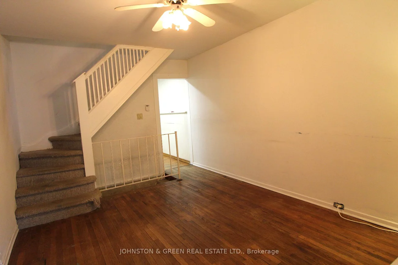 799, Sammon, East York, Toronto