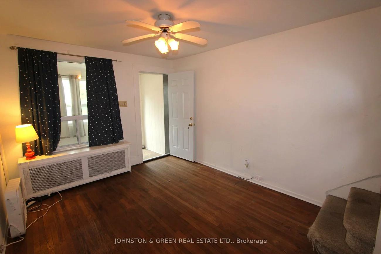 799, Sammon, East York, Toronto