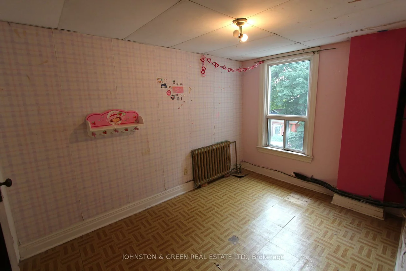 799, Sammon, East York, Toronto