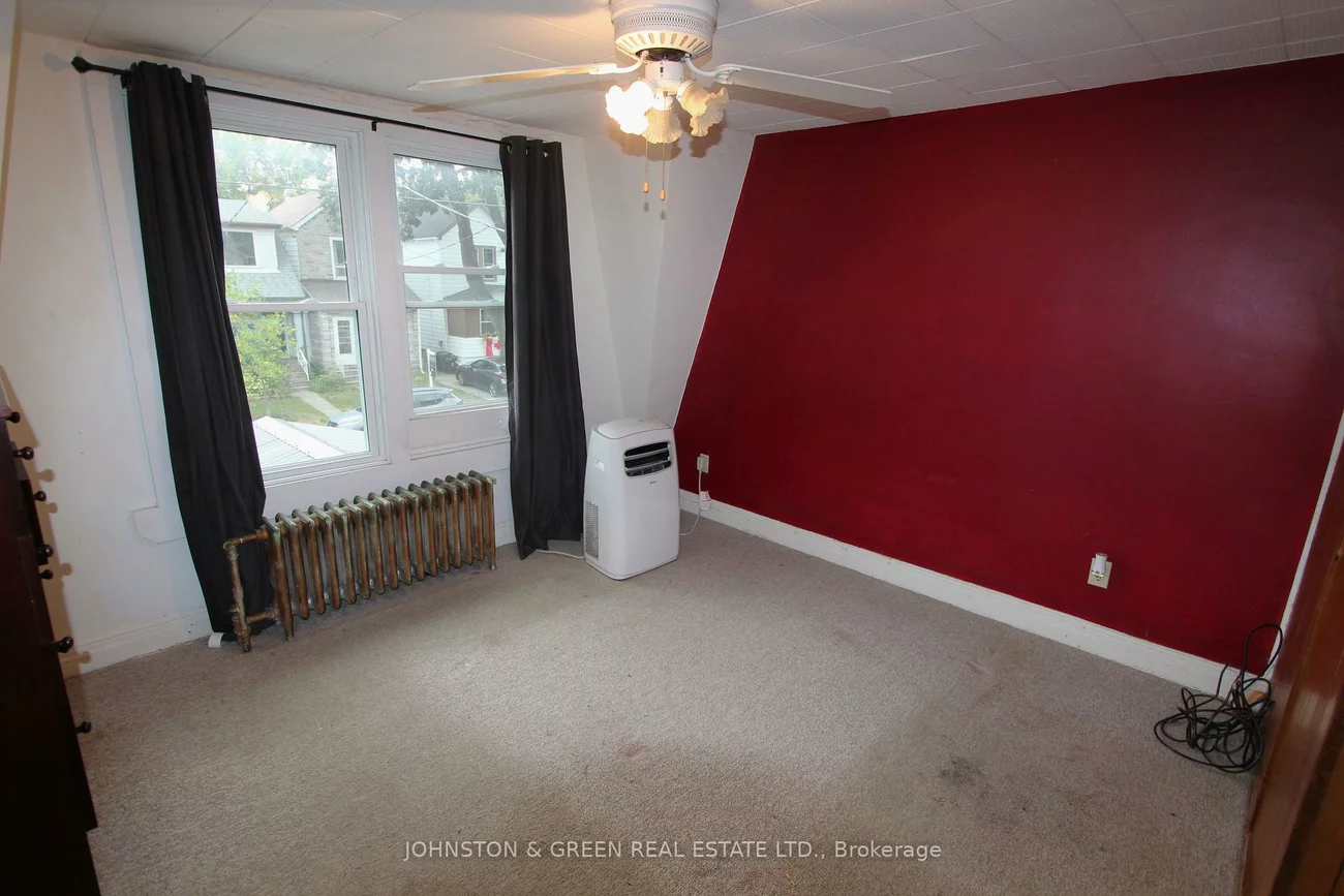 799, Sammon, East York, Toronto
