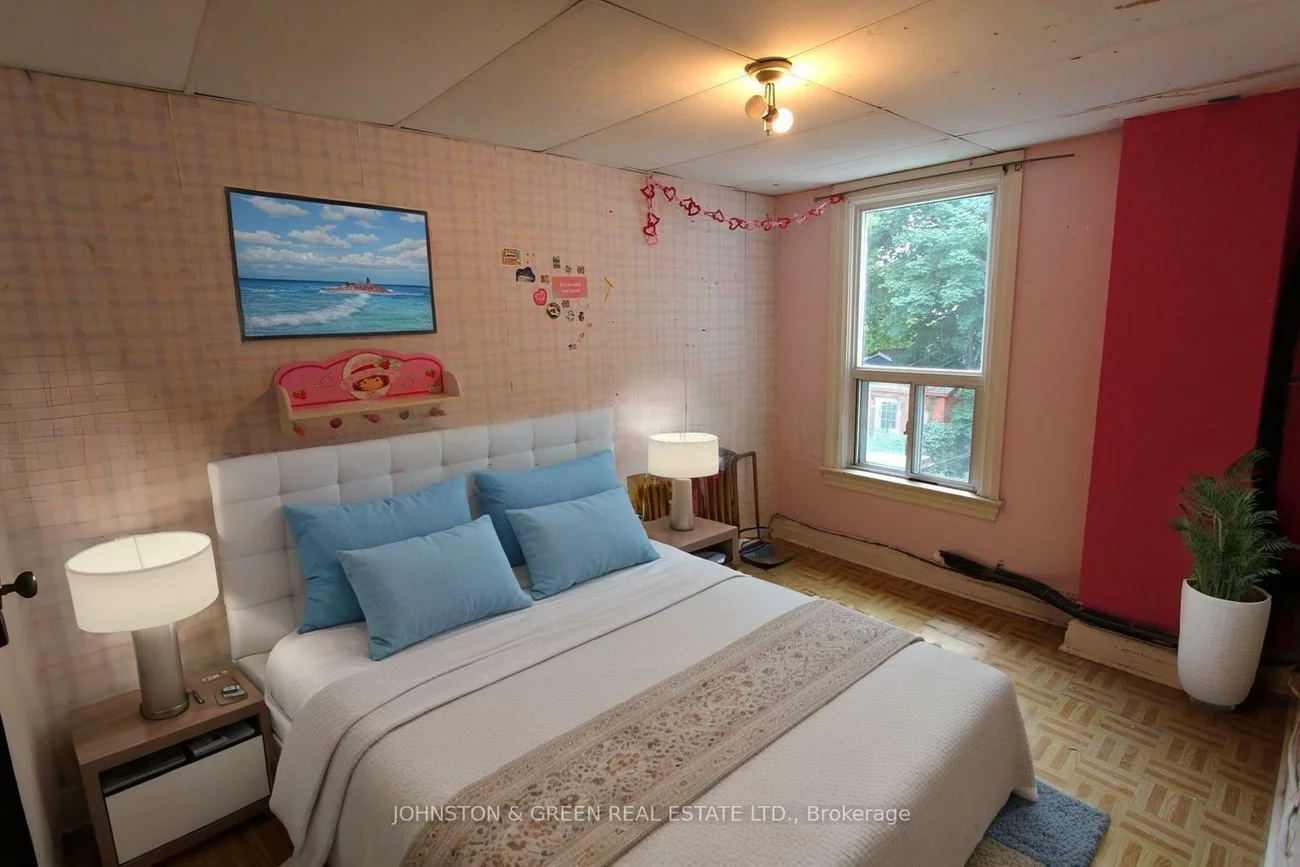 799, Sammon, East York, Toronto