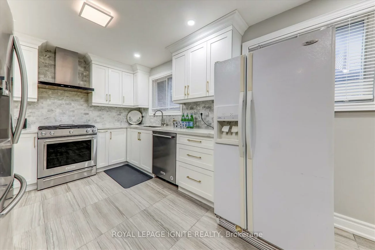 42, Fireside, Rouge E11, Toronto