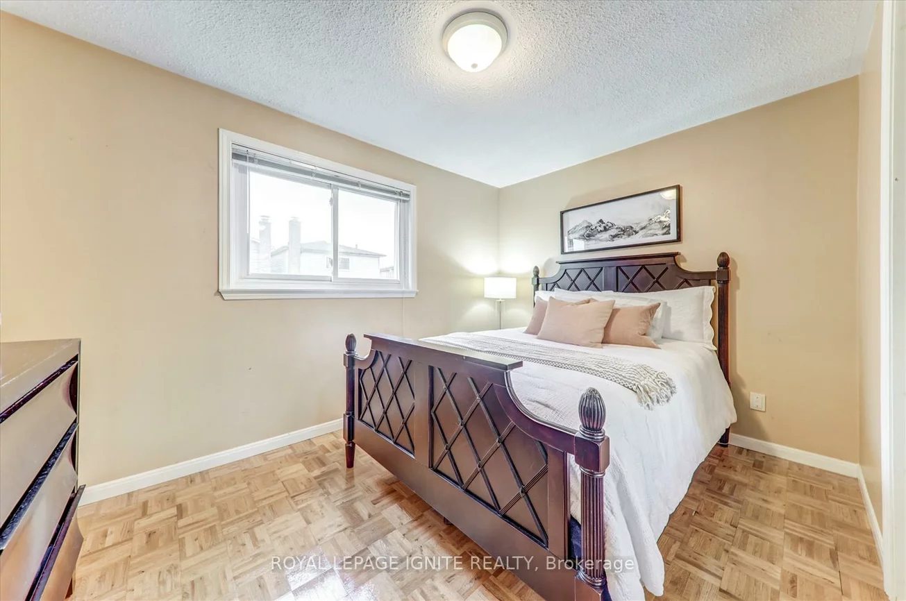 42, Fireside, Rouge E11, Toronto