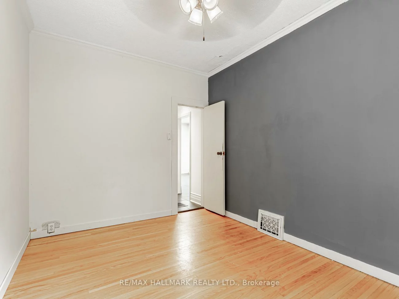 244, King Edward, Woodbine-Lumsden, Toronto