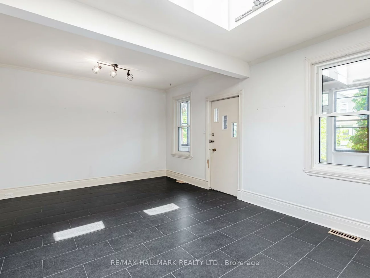 244, King Edward, Woodbine-Lumsden, Toronto