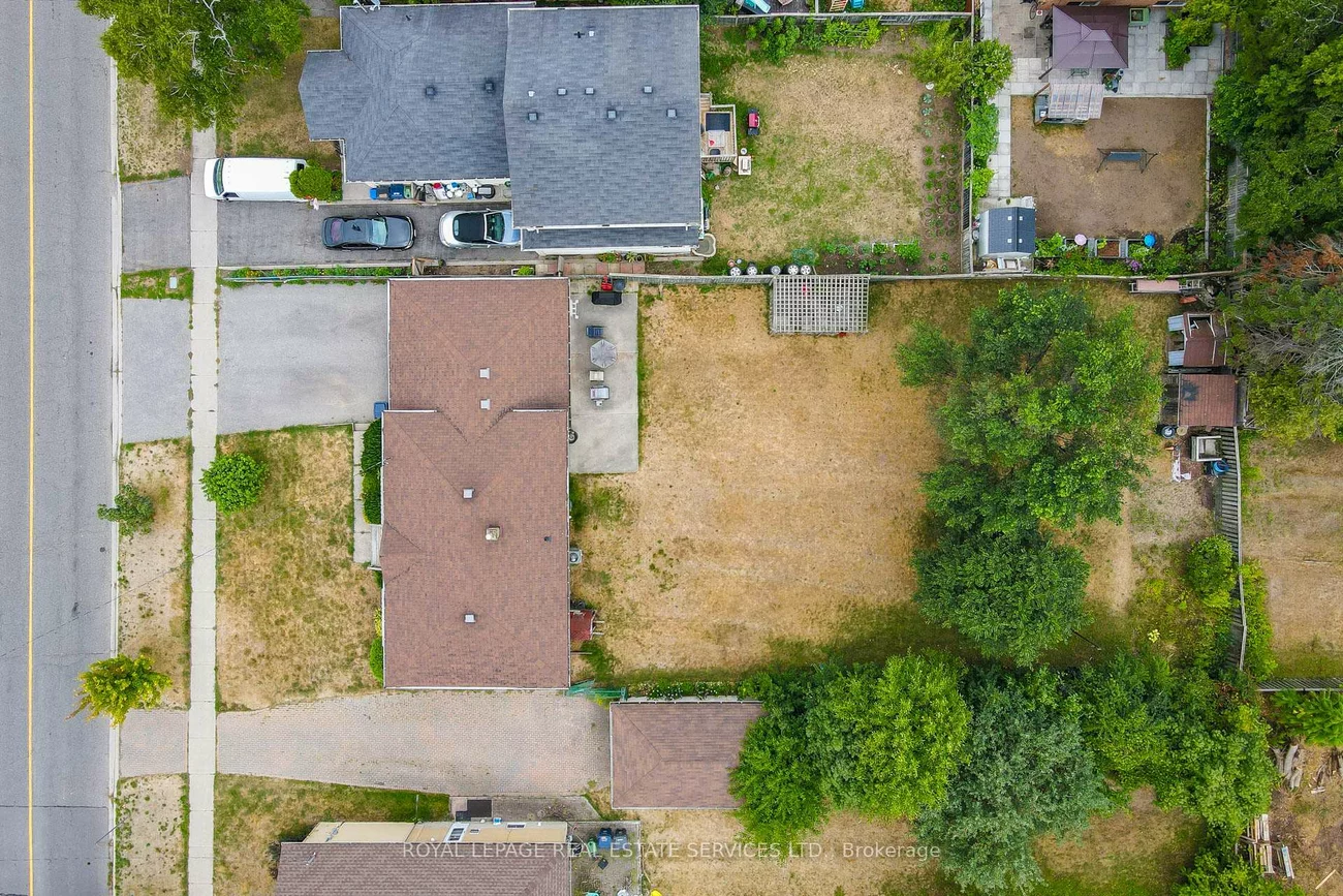 147, Poplar, West Hill, Toronto