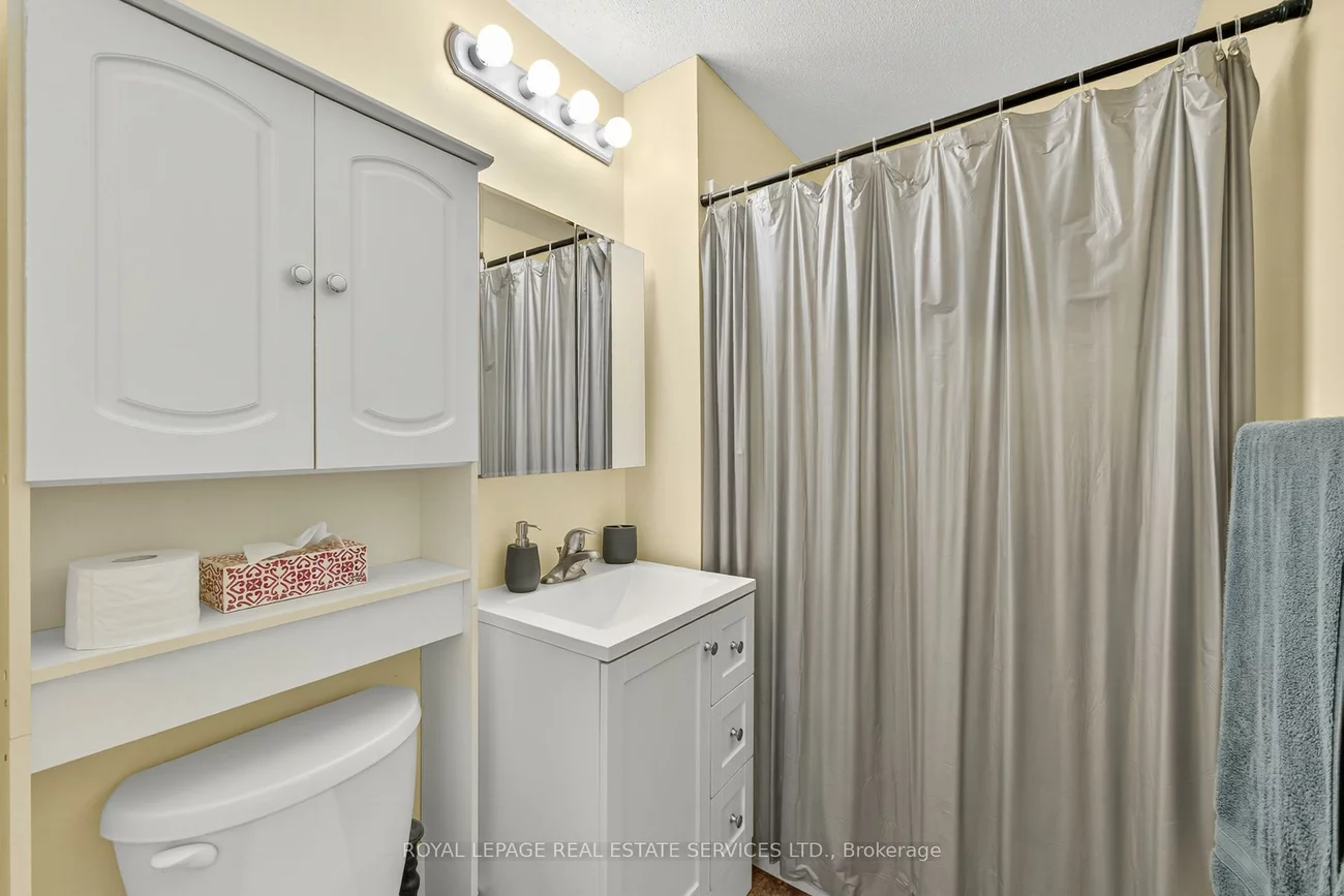 147, Poplar, West Hill, Toronto