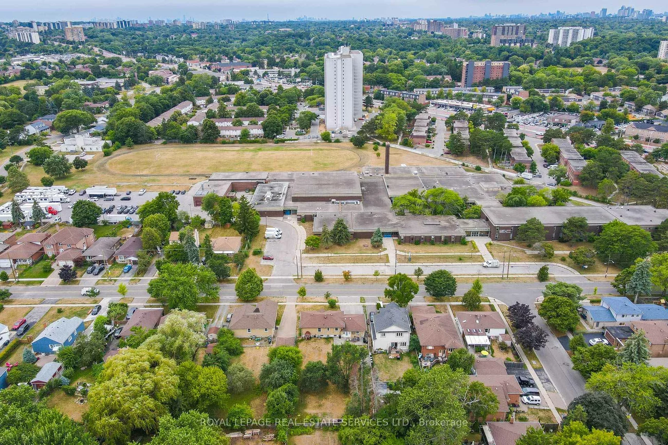 147, Poplar, West Hill, Toronto