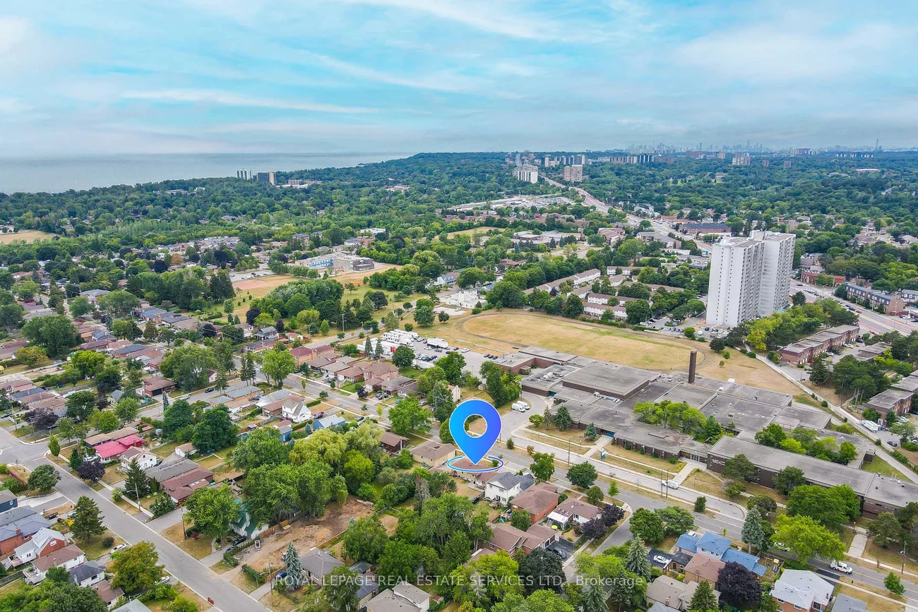 147, Poplar, West Hill, Toronto