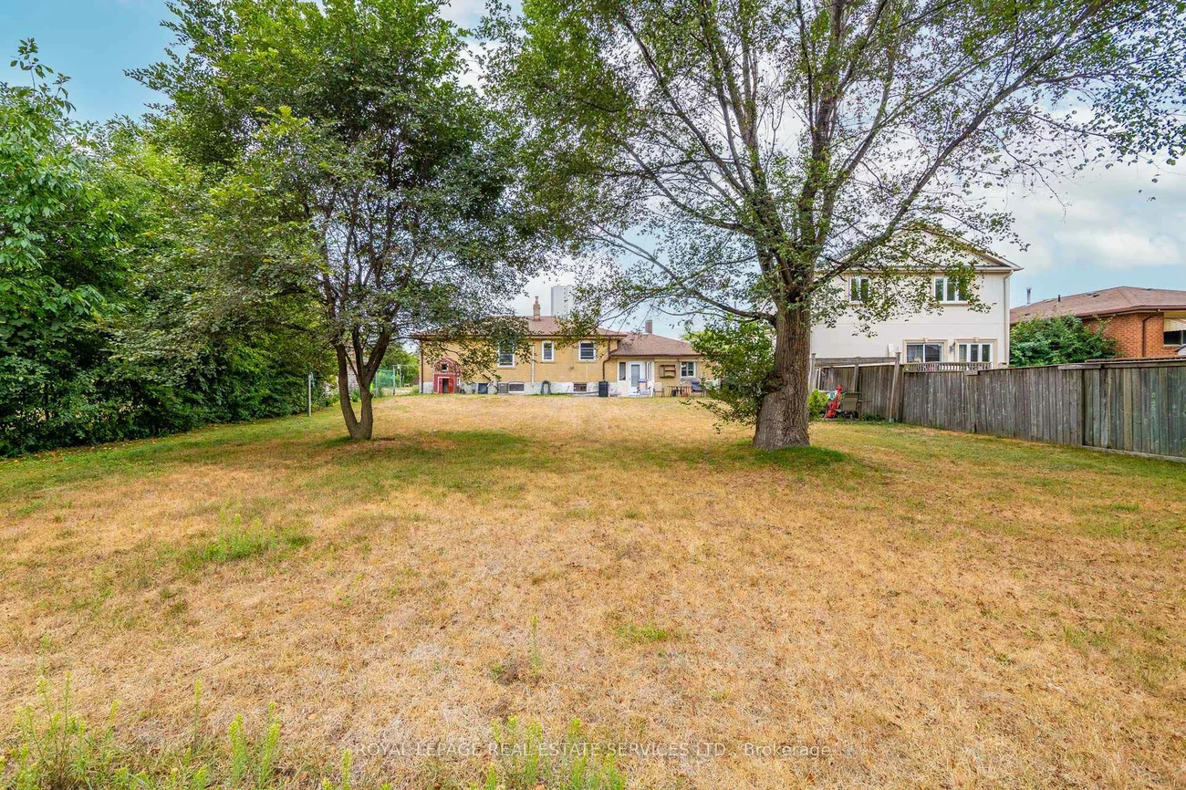147, Poplar, West Hill, Toronto