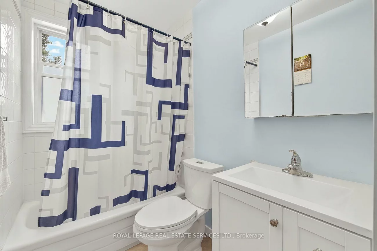 147, Poplar, West Hill, Toronto