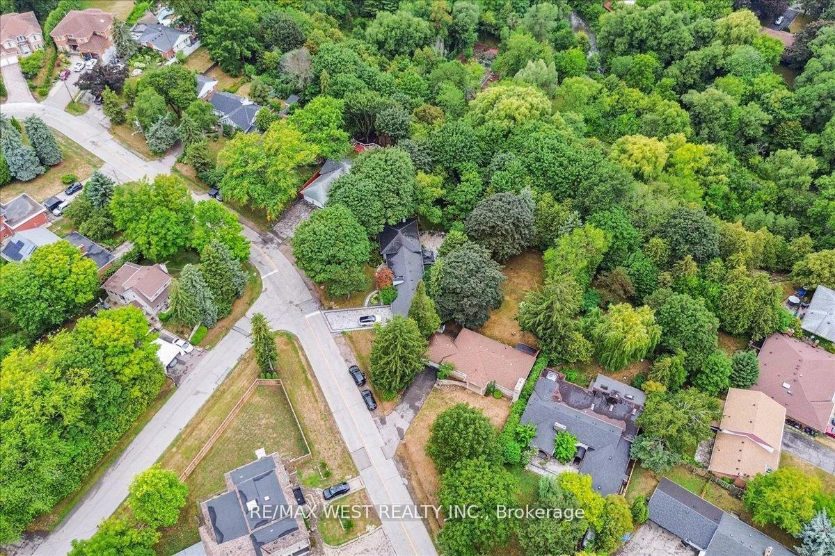 106, Cedar Brae, Eglinton East, Toronto