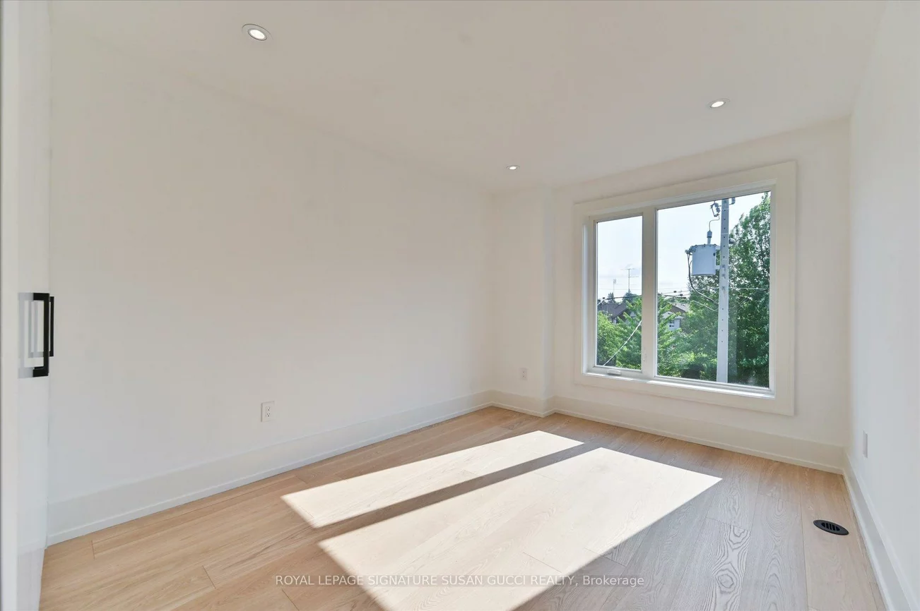24, Elmsdale, East York, Toronto