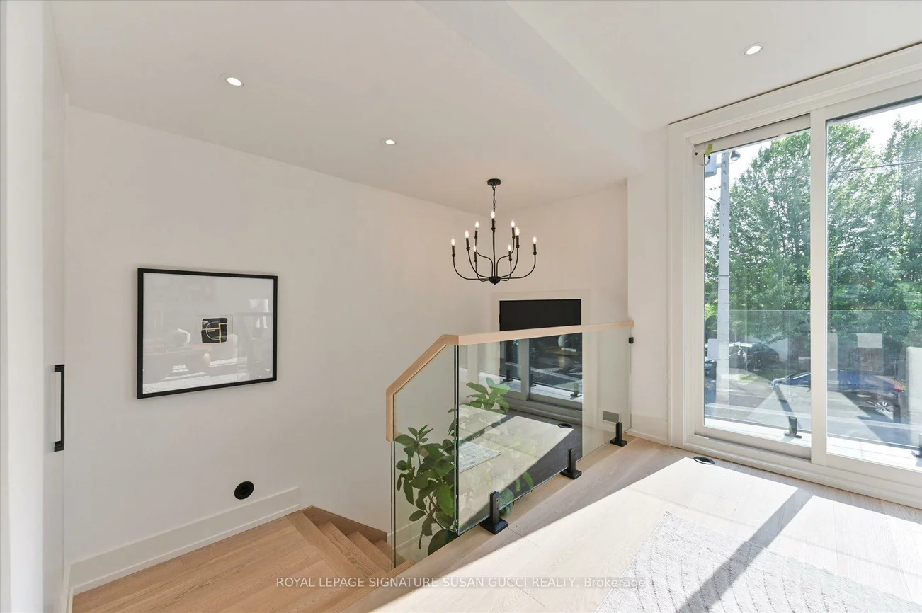 24, Elmsdale, East York, Toronto