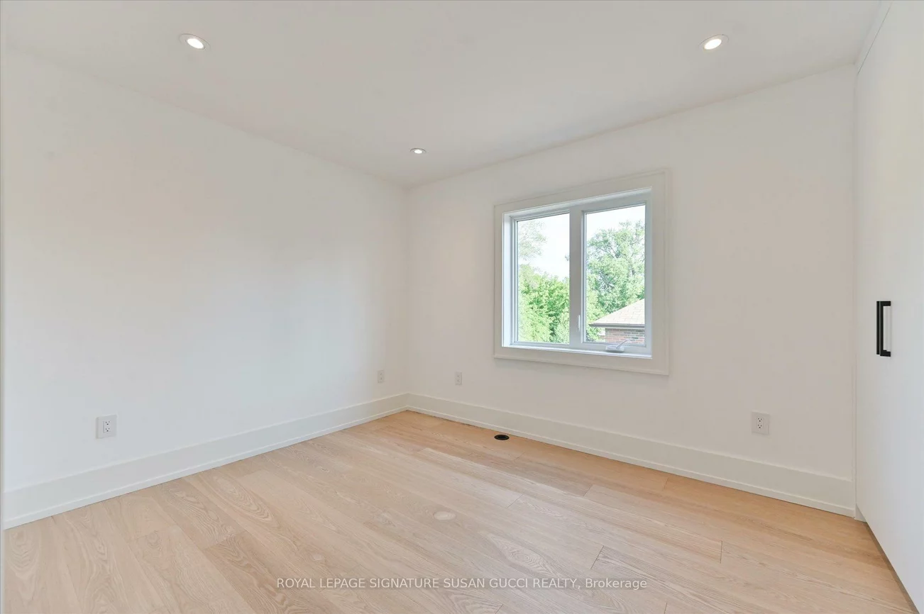 24, Elmsdale, East York, Toronto
