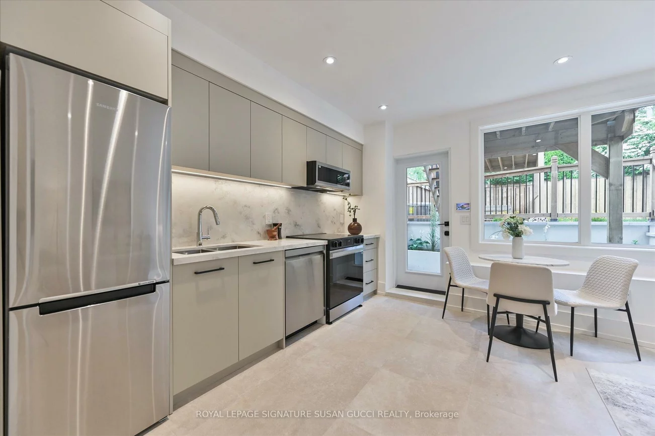 24, Elmsdale, East York, Toronto