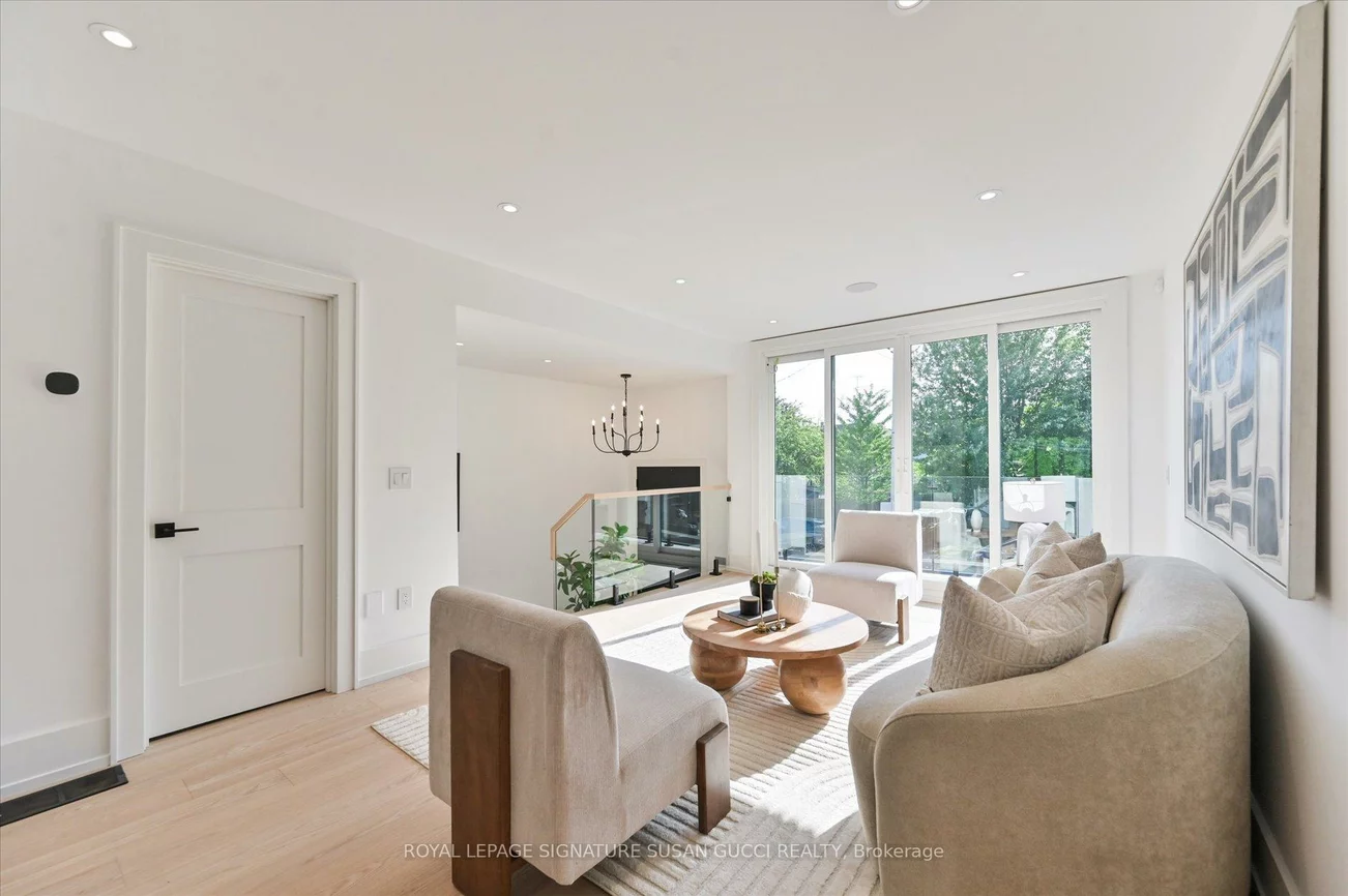 24, Elmsdale, East York, Toronto
