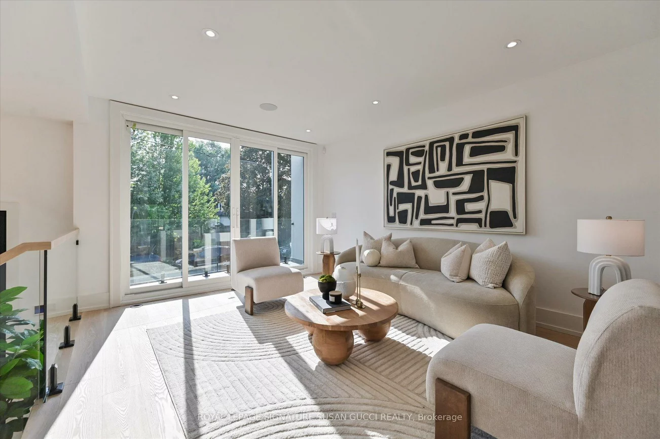 24, Elmsdale, East York, Toronto
