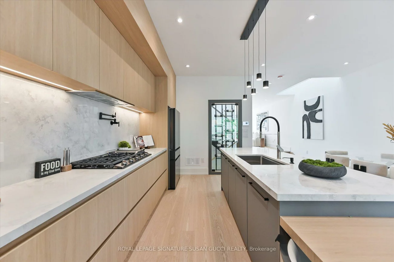 24, Elmsdale, East York, Toronto