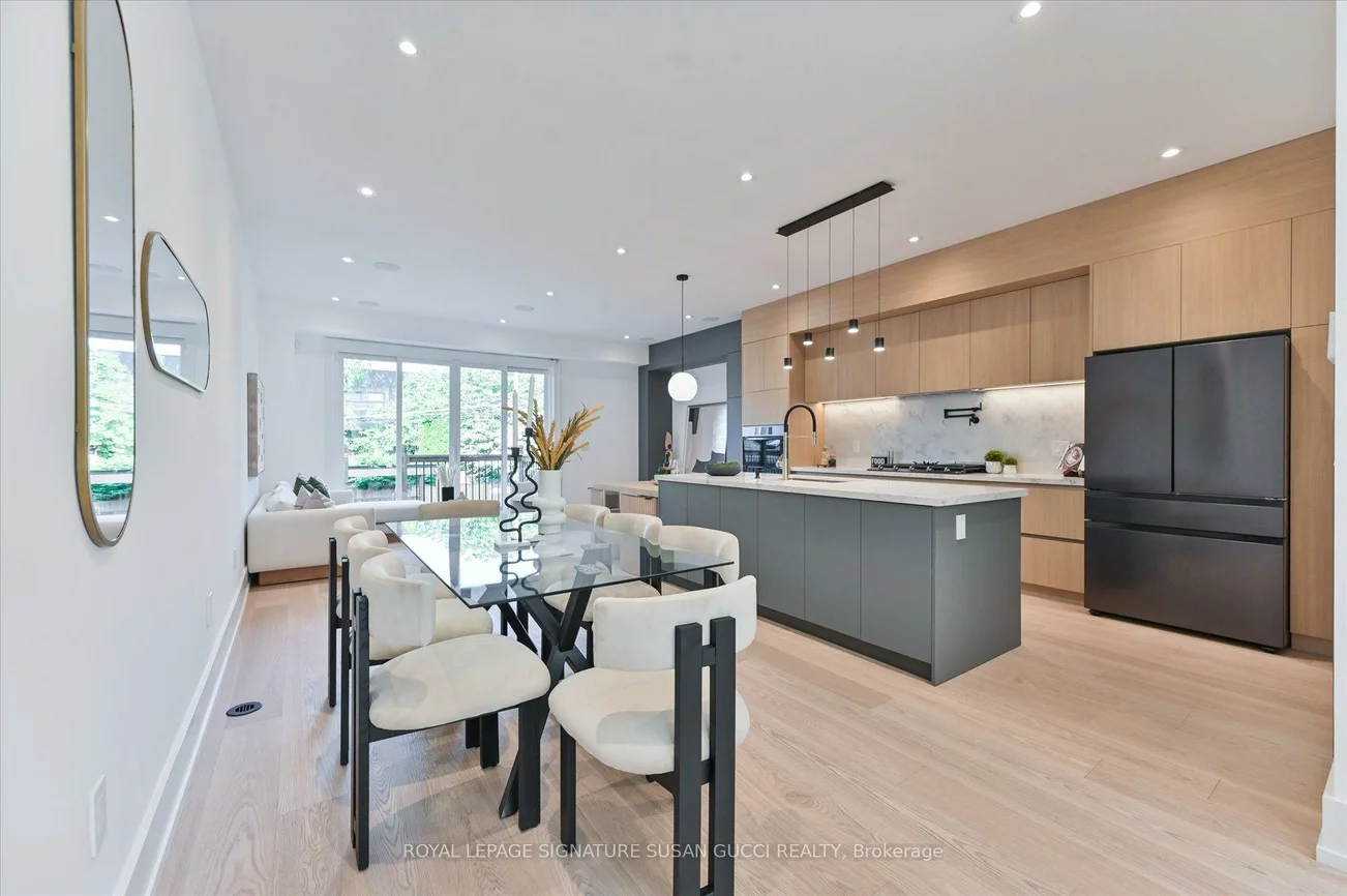 24, Elmsdale, East York, Toronto
