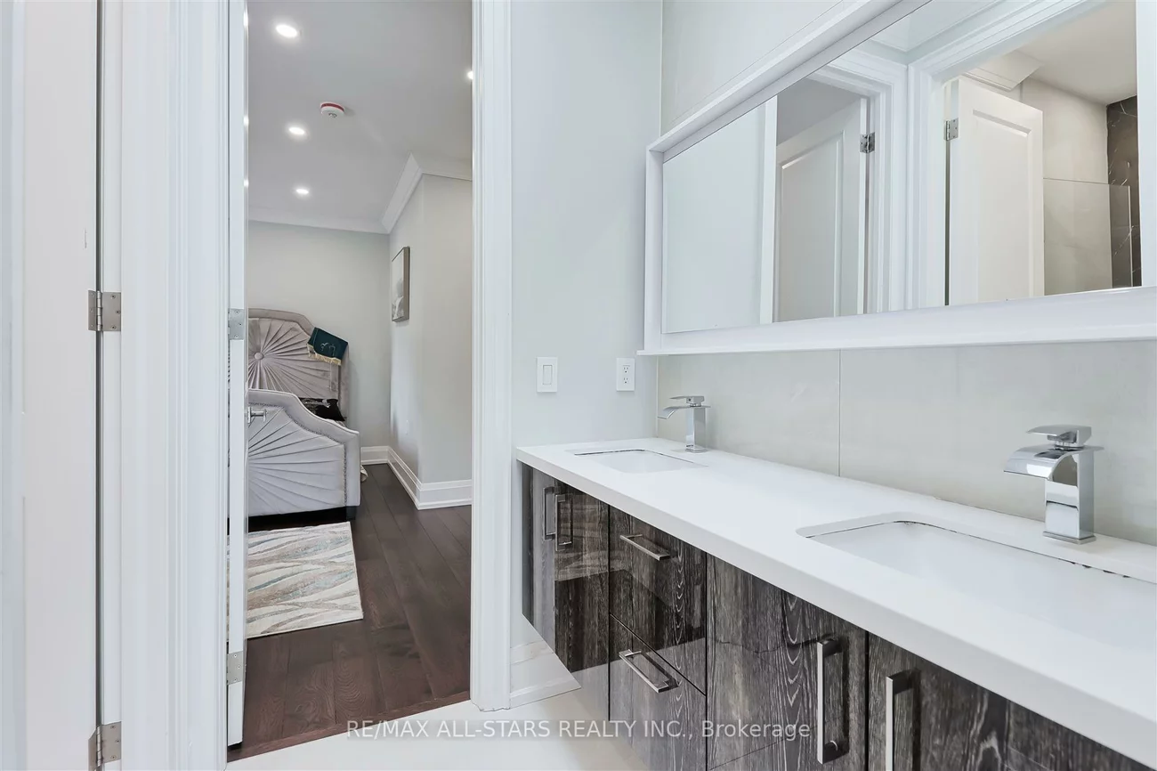 50, Eastville, Cliffcrest, Toronto