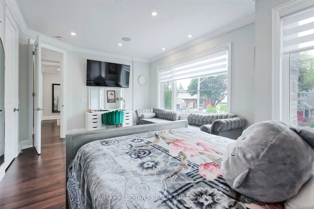 50, Eastville, Cliffcrest, Toronto
