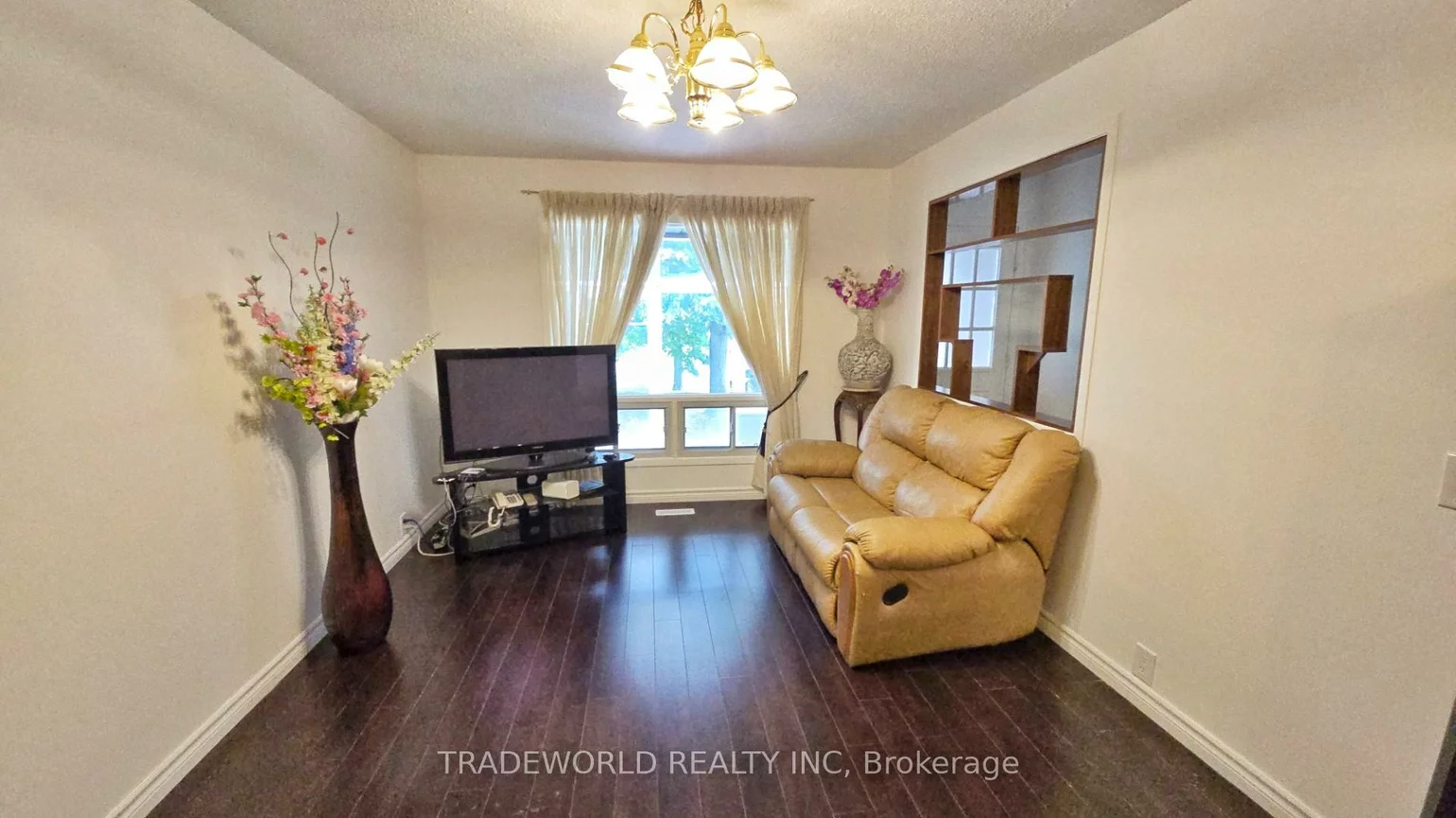 24, Keon, Malvern, Toronto