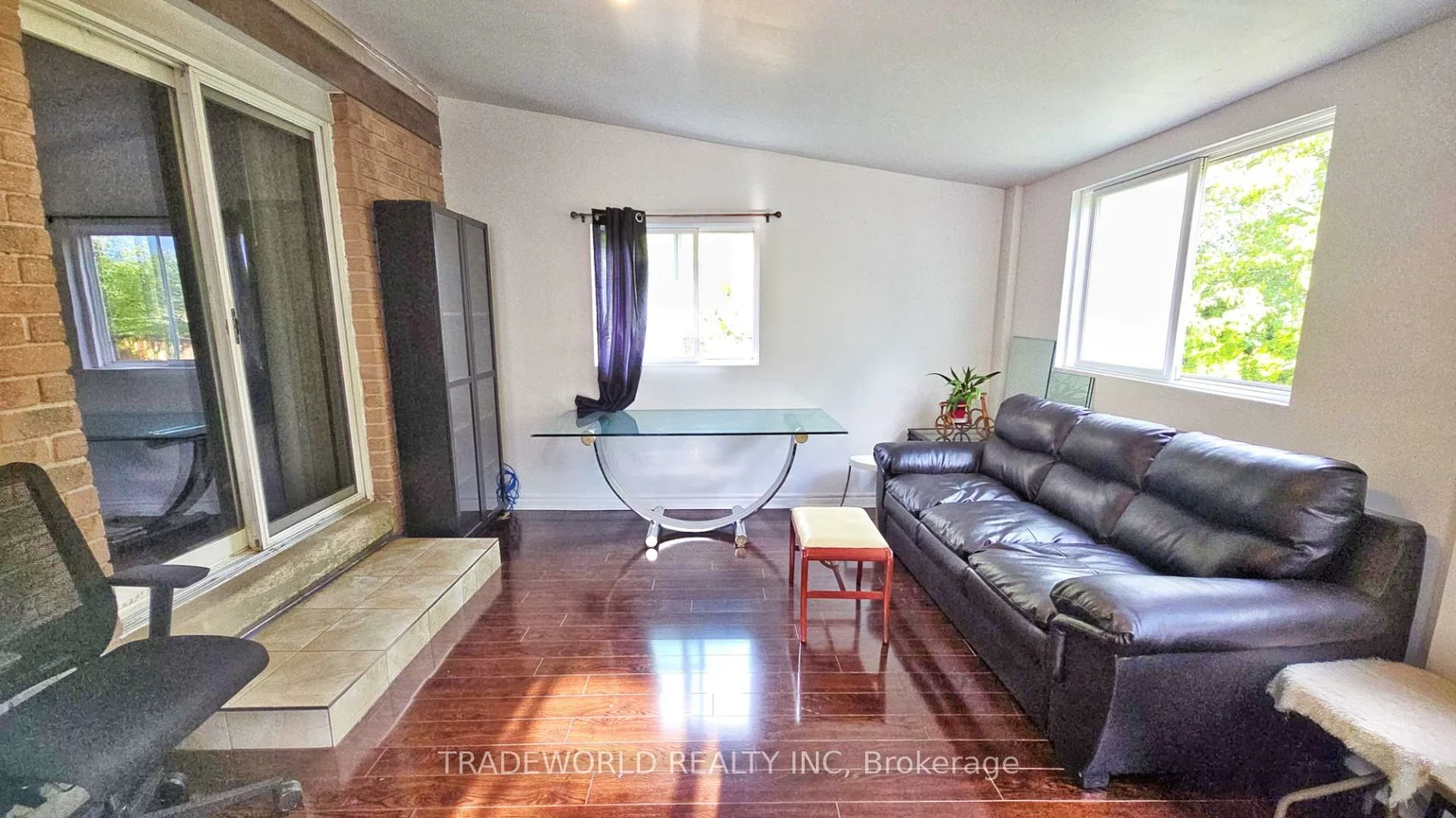 24, Keon, Malvern, Toronto