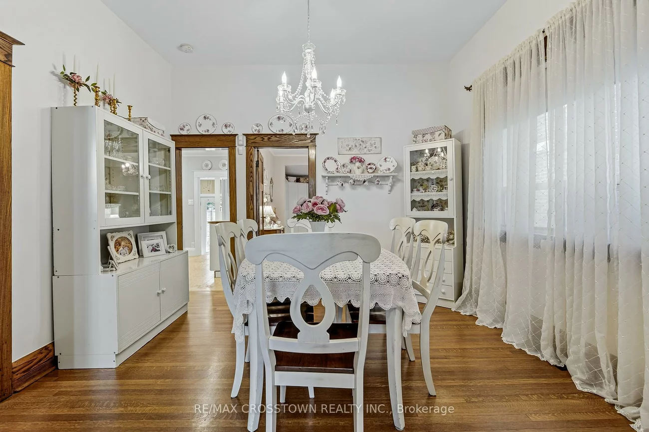 311, Chisholm, Woodbine-Lumsden, Toronto
