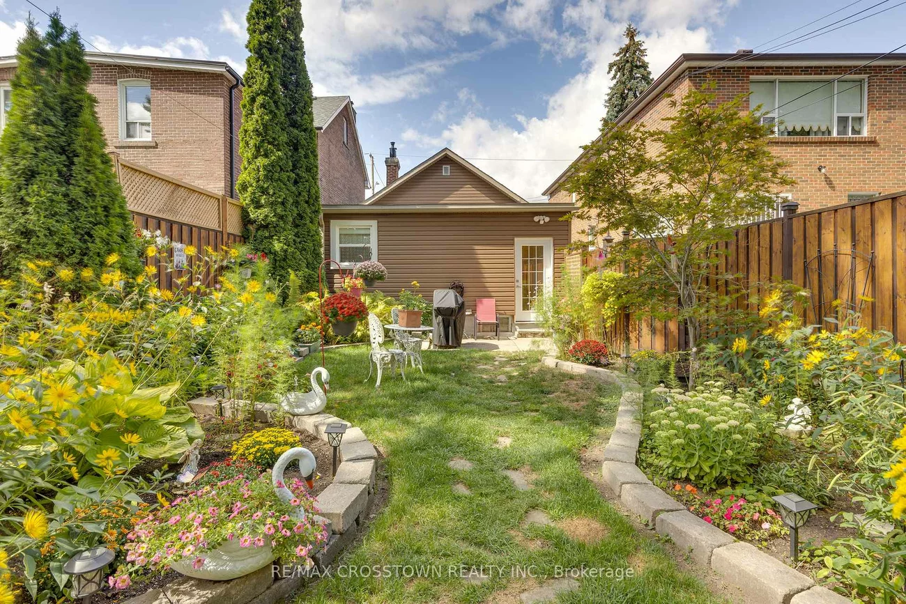 311, Chisholm, Woodbine-Lumsden, Toronto