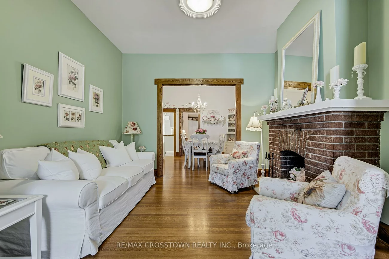 311, Chisholm, Woodbine-Lumsden, Toronto