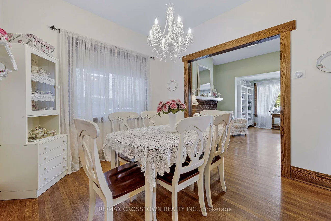 311, Chisholm, Woodbine-Lumsden, Toronto