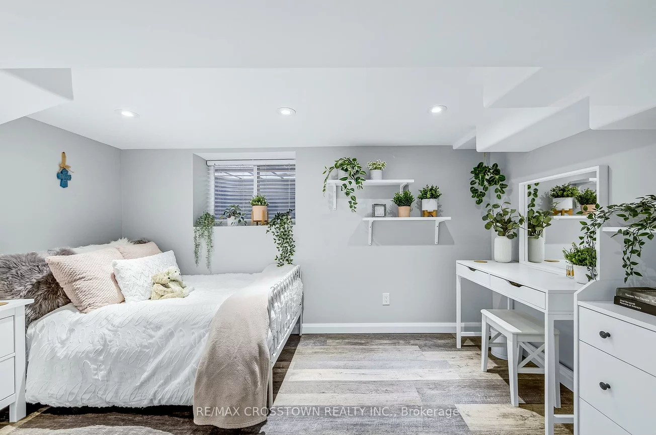 311, Chisholm, Woodbine-Lumsden, Toronto