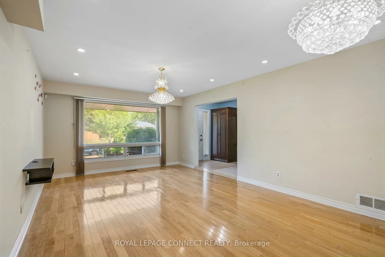 53, Snowball, Malvern, Toronto
