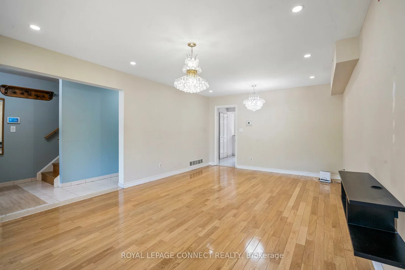 53, Snowball, Malvern, Toronto