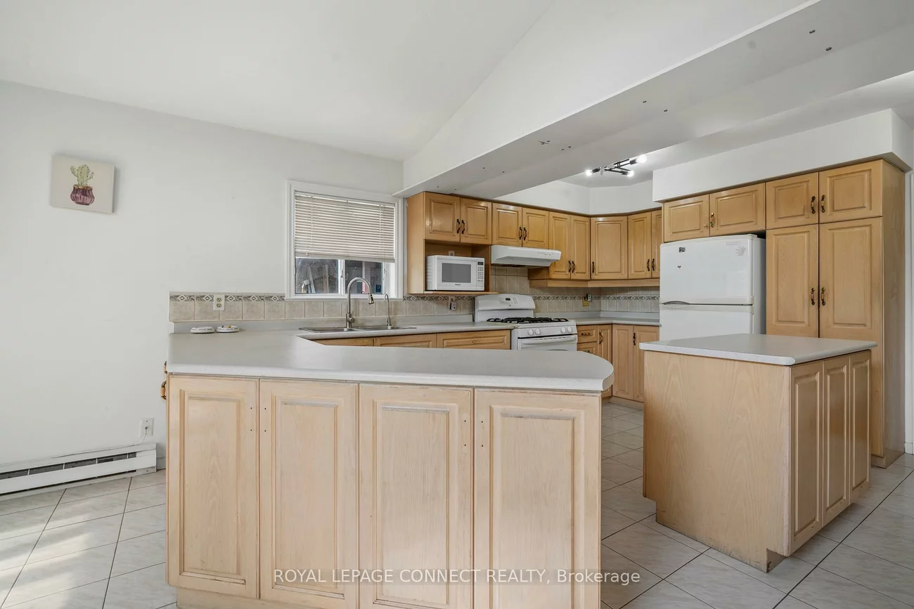 53, Snowball, Malvern, Toronto