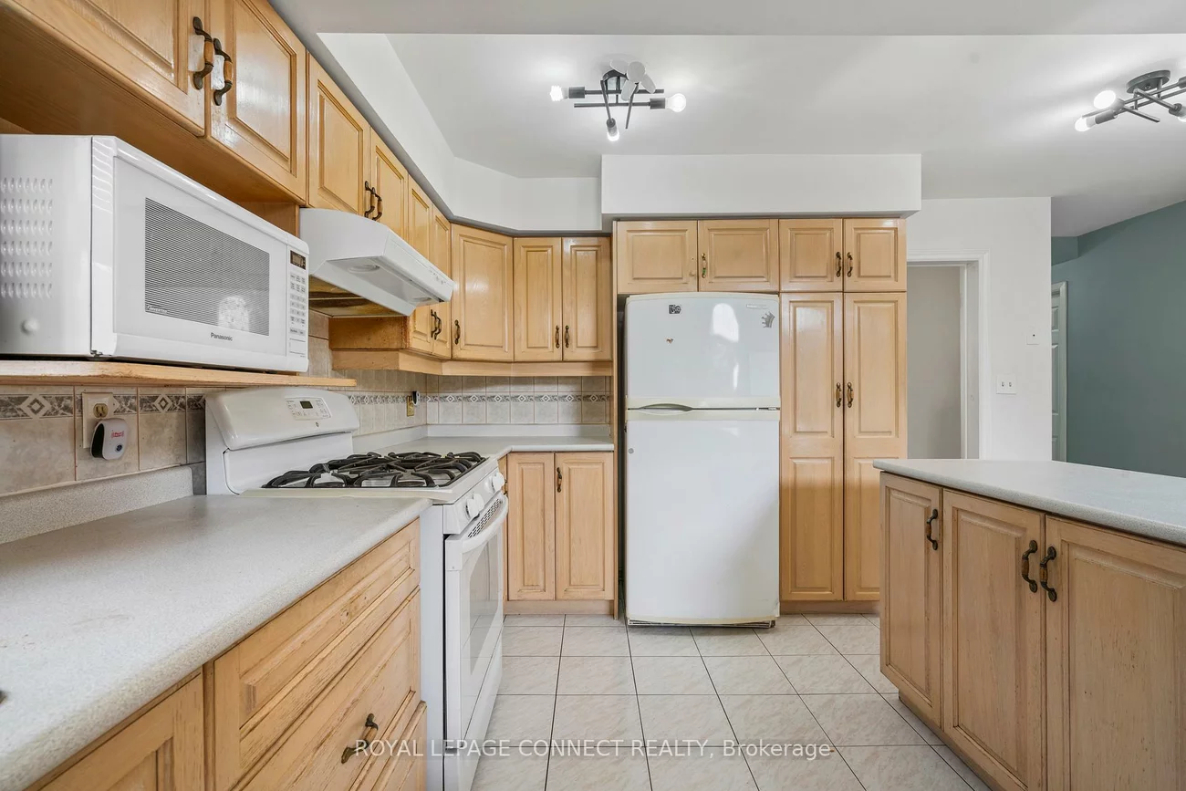 53, Snowball, Malvern, Toronto