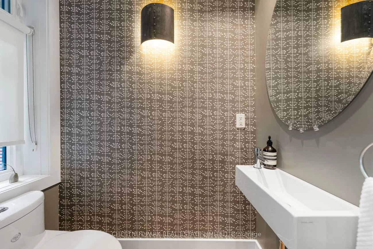700, Logan, North Riverdale, Toronto