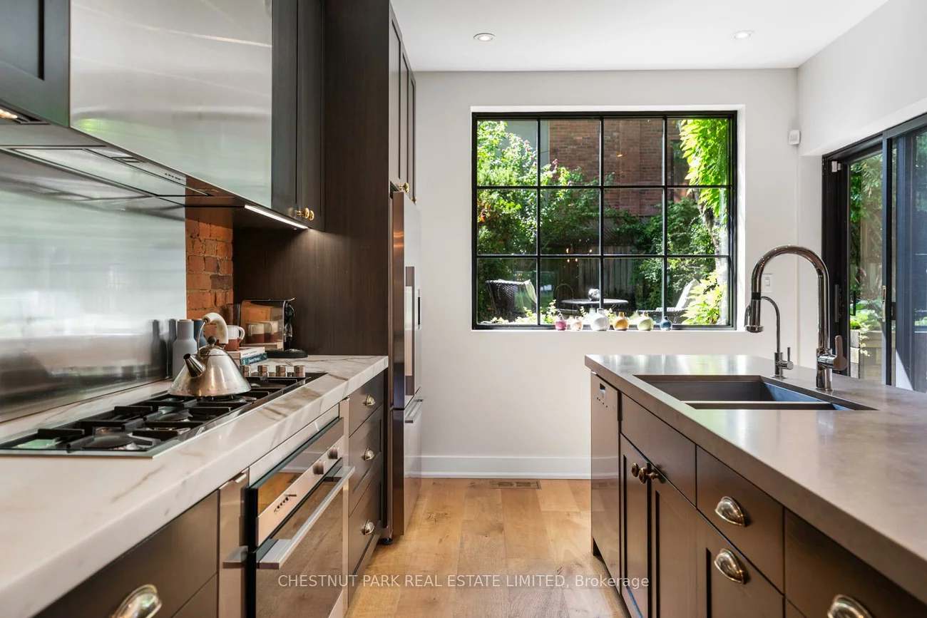 700, Logan, North Riverdale, Toronto
