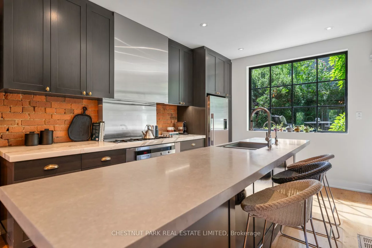 700, Logan, North Riverdale, Toronto
