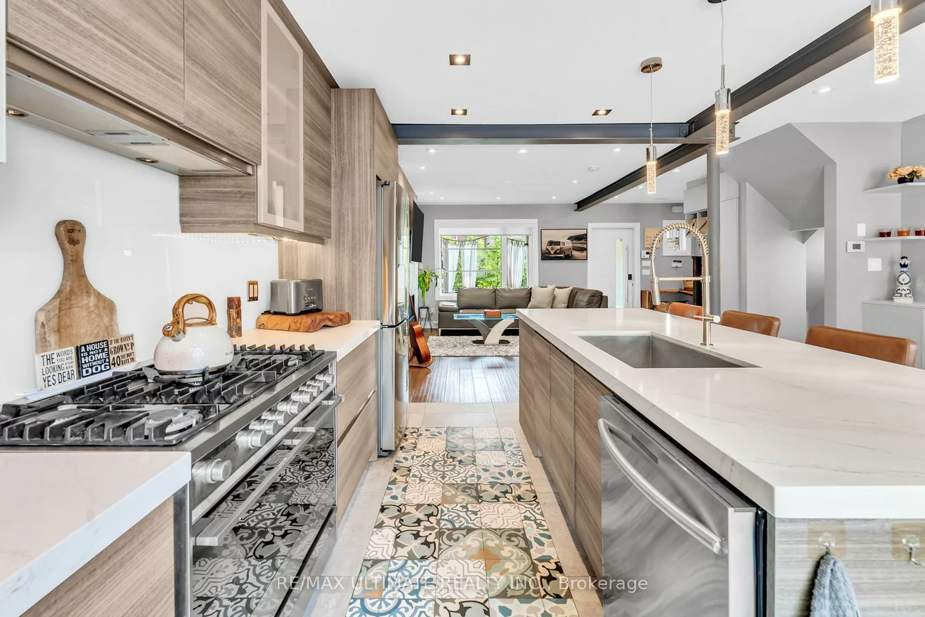 10, Oakdene, Danforth, Toronto