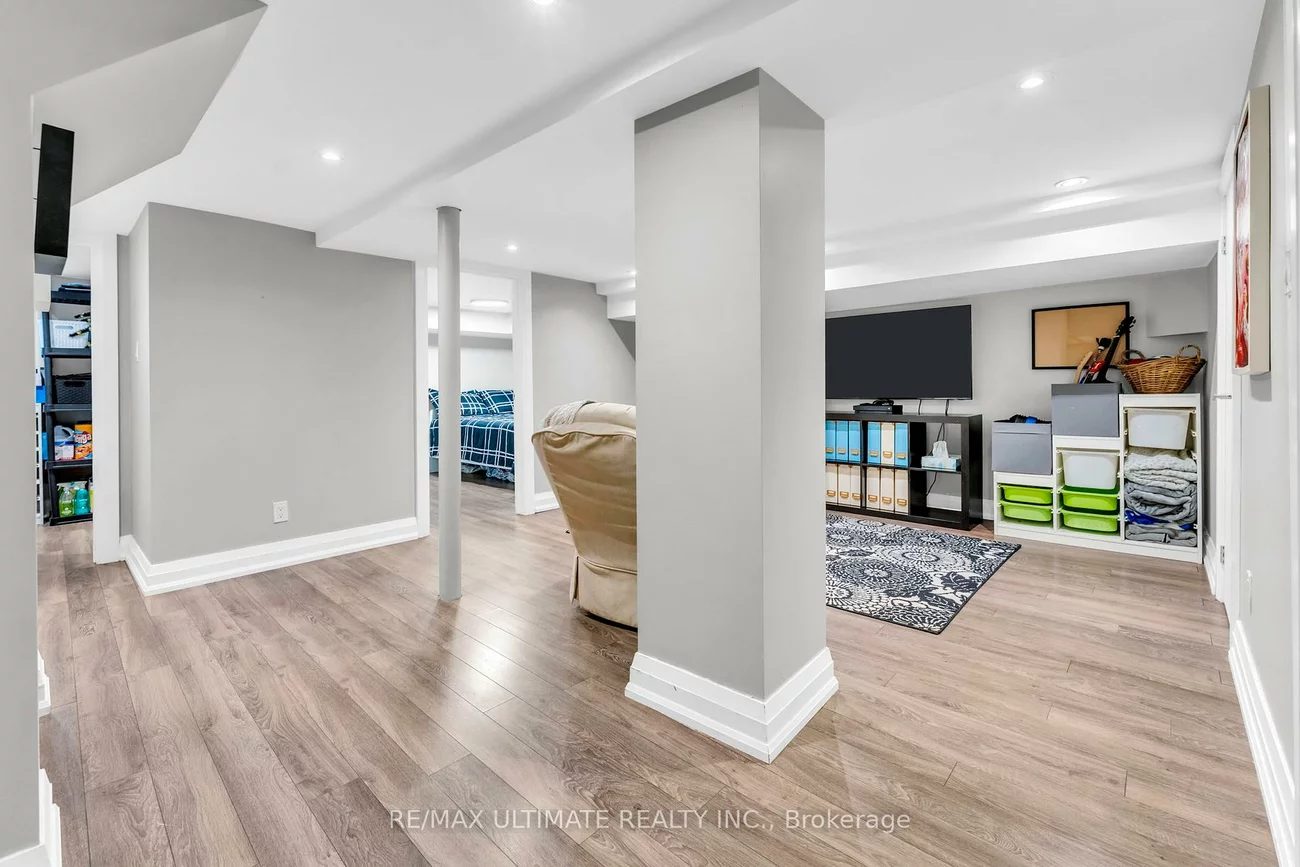 10, Oakdene, Danforth, Toronto