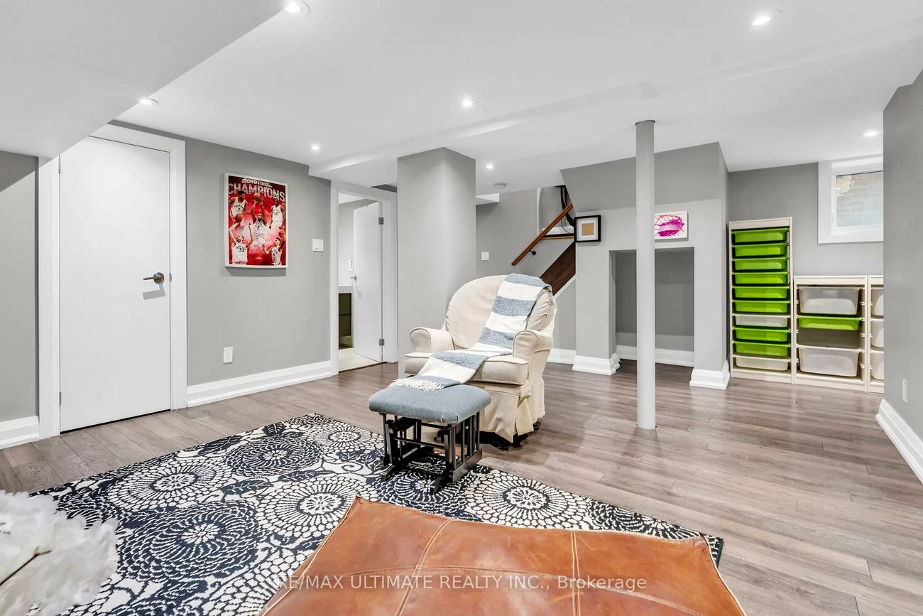 10, Oakdene, Danforth, Toronto