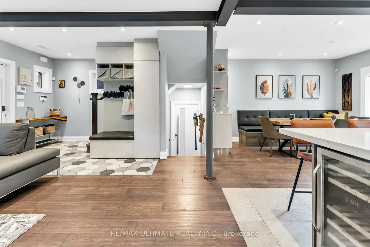 10, Oakdene, Danforth, Toronto