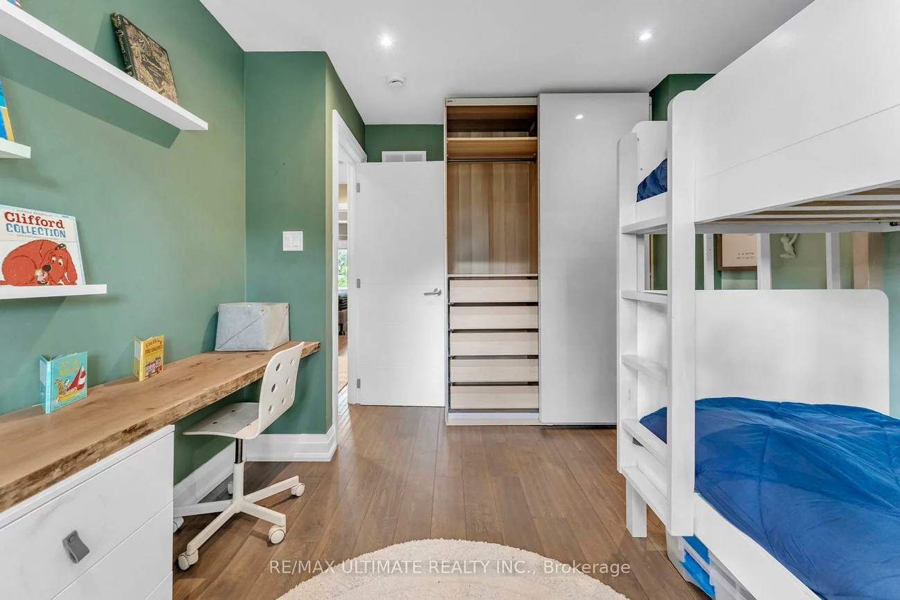 10, Oakdene, Danforth, Toronto