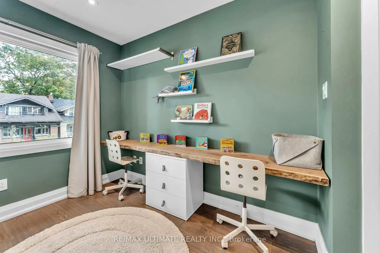 10, Oakdene, Danforth, Toronto