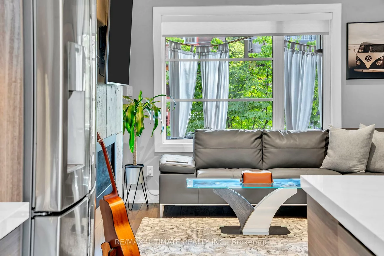 10, Oakdene, Danforth, Toronto