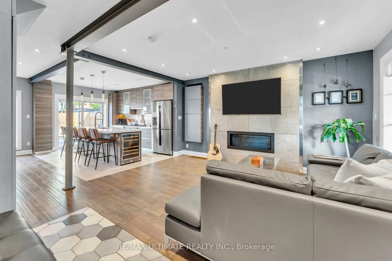 10, Oakdene, Danforth, Toronto