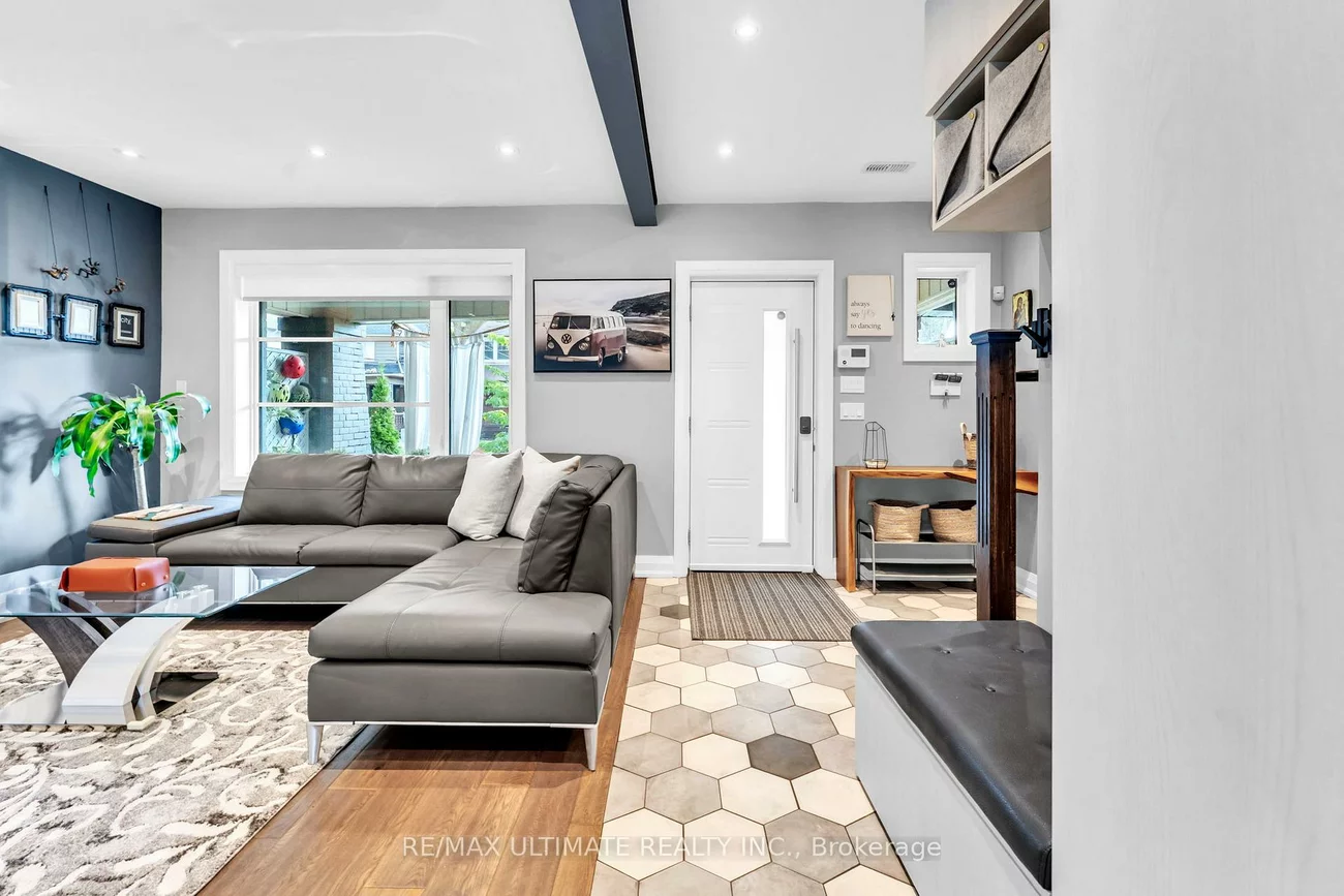10, Oakdene, Danforth, Toronto