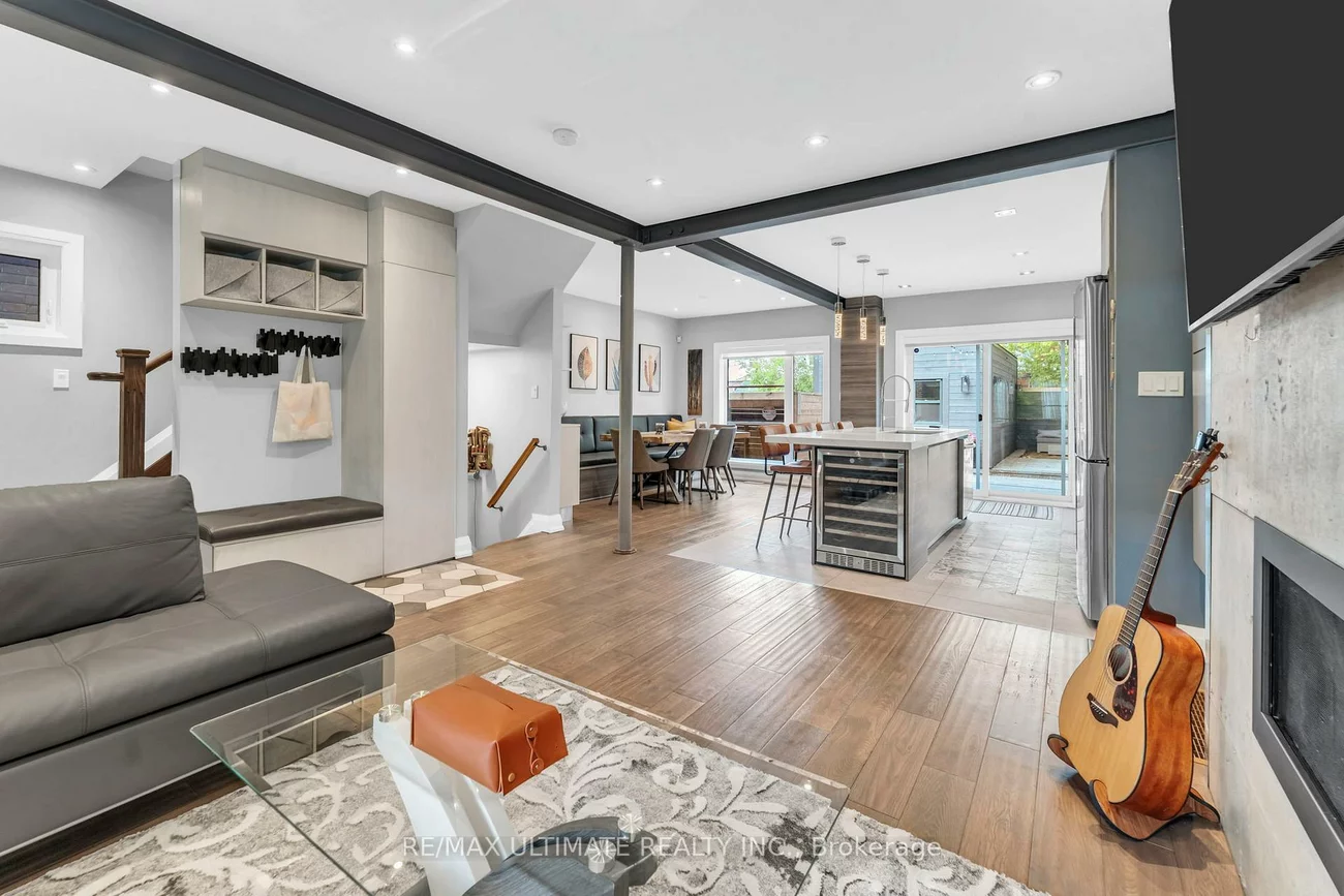 10, Oakdene, Danforth, Toronto
